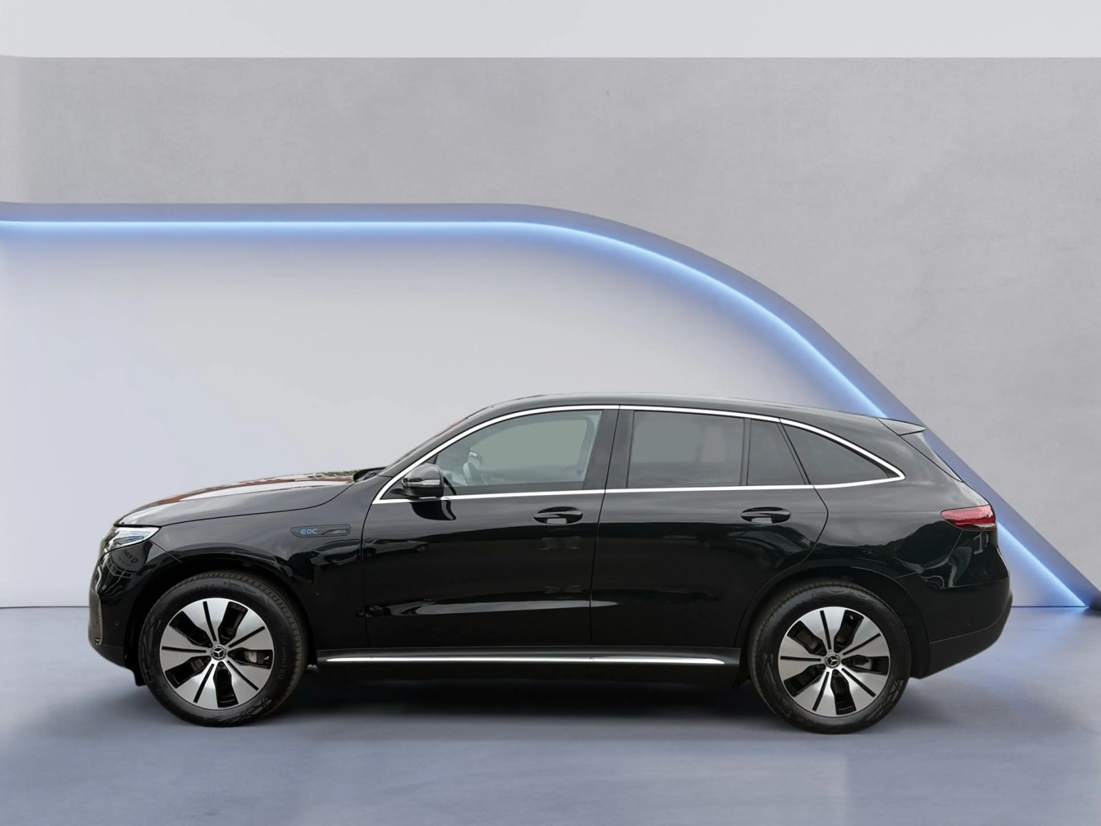 Mercedes-Benz EQC 400 EQC 400 4Matic AHK — photo 2