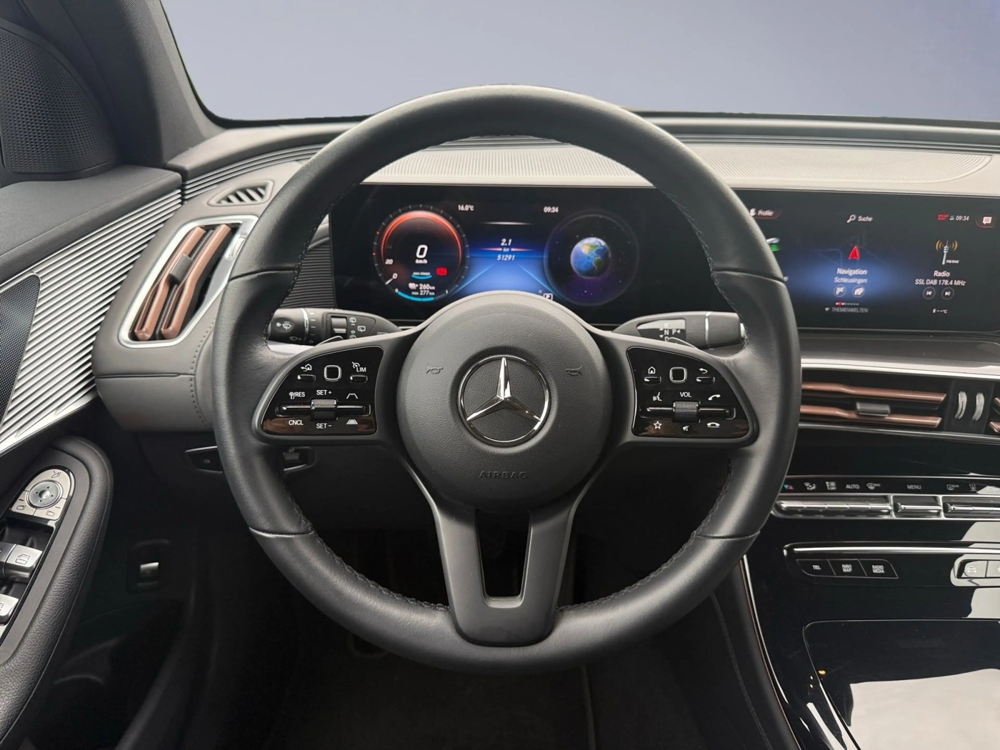 Mercedes-Benz EQC 400 EQC 400 4Matic AHK — photo 12