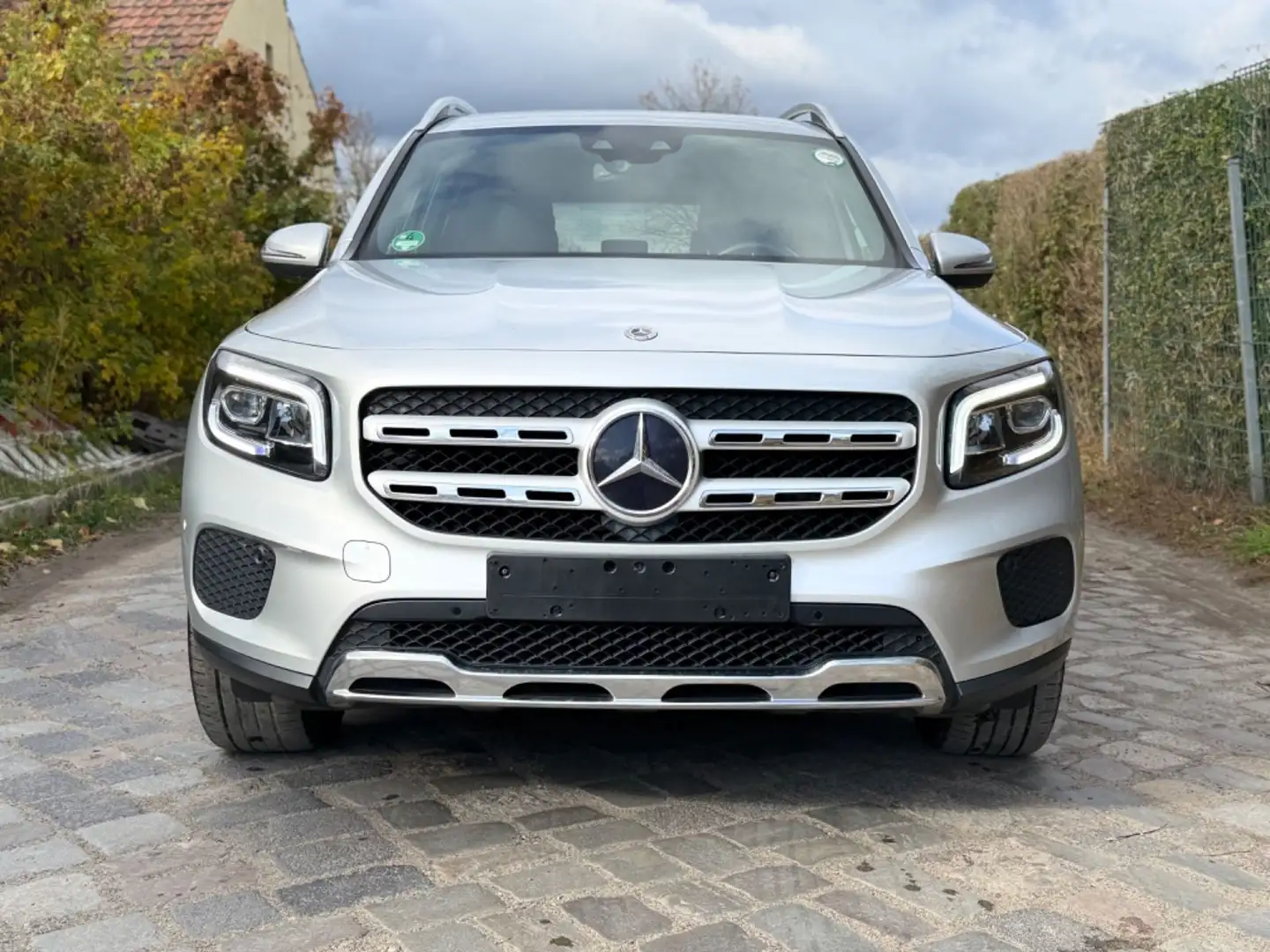 Mercedes-Benz GLB 180 GLB -Klasse GLB 180 d*LED&AMB&AHK&KAM* Silber - 2