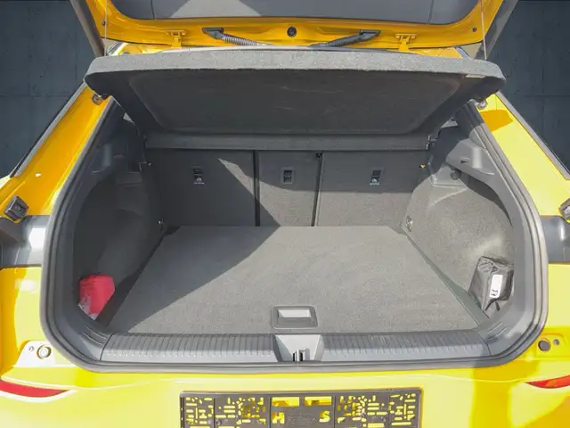 Volkswagen T-Roc view 13