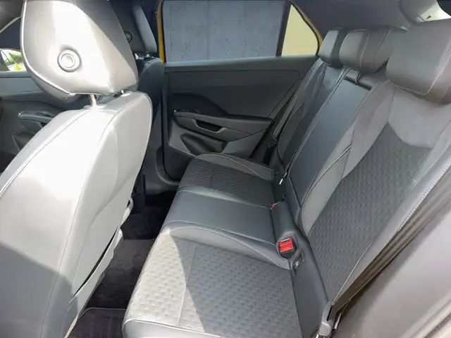 Volkswagen T-Roc view 12