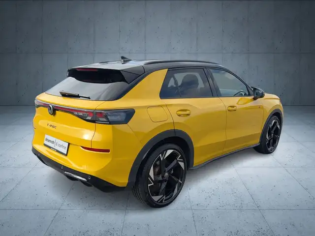 Volkswagen T-Roc view 5