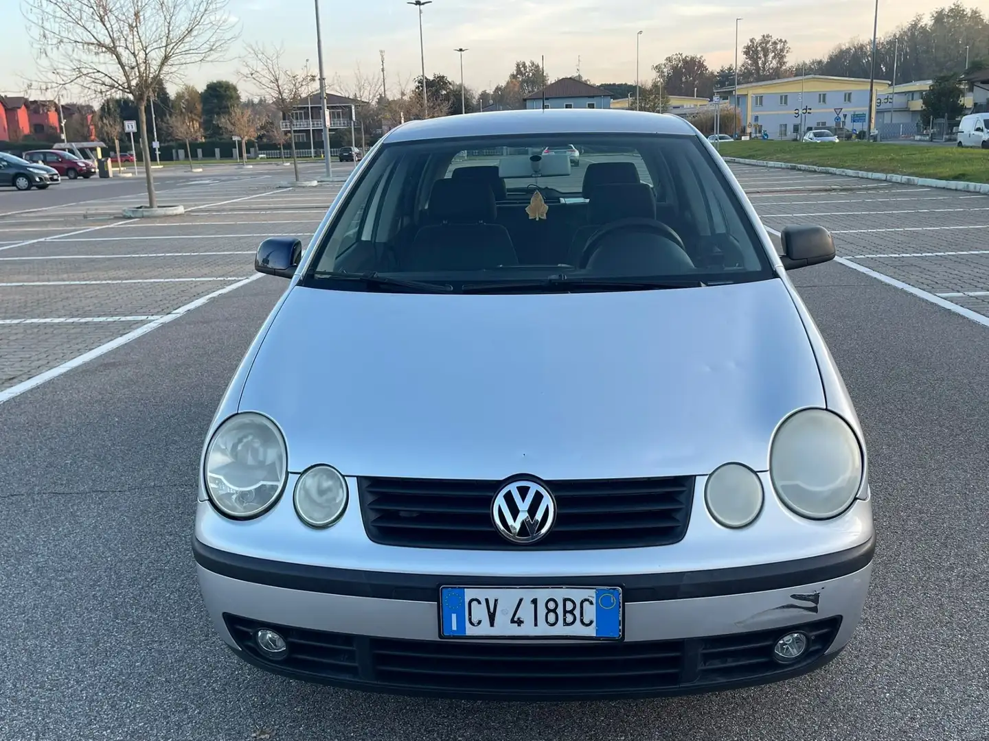 Volkswagen Polo 5p 1.2 Trendline Gris - 1