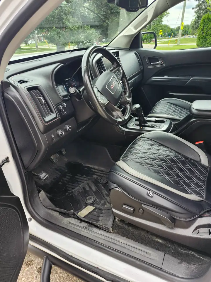GMC Canyon снимка GMC Canyon