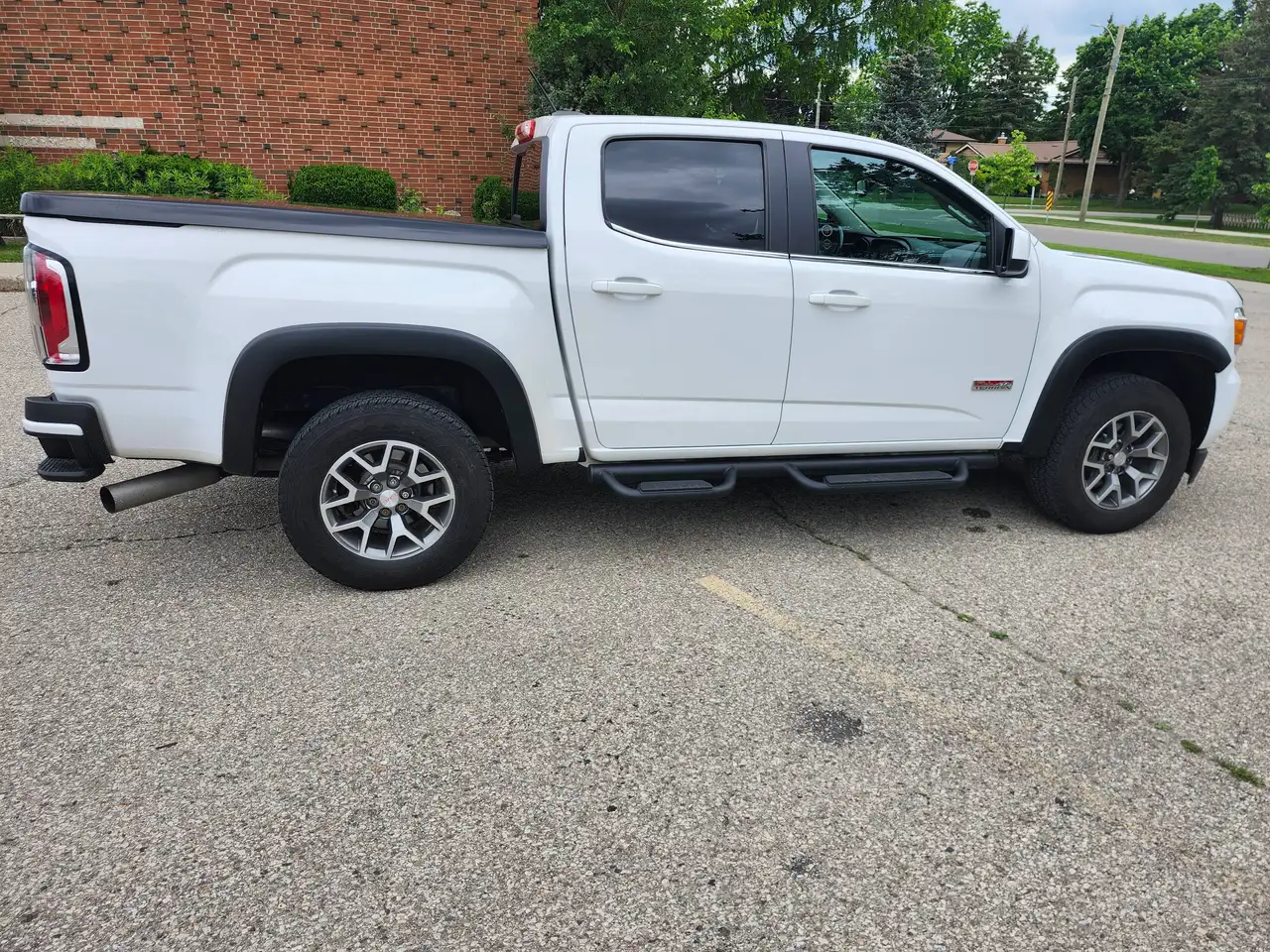 GMC Canyon снимка GMC Canyon