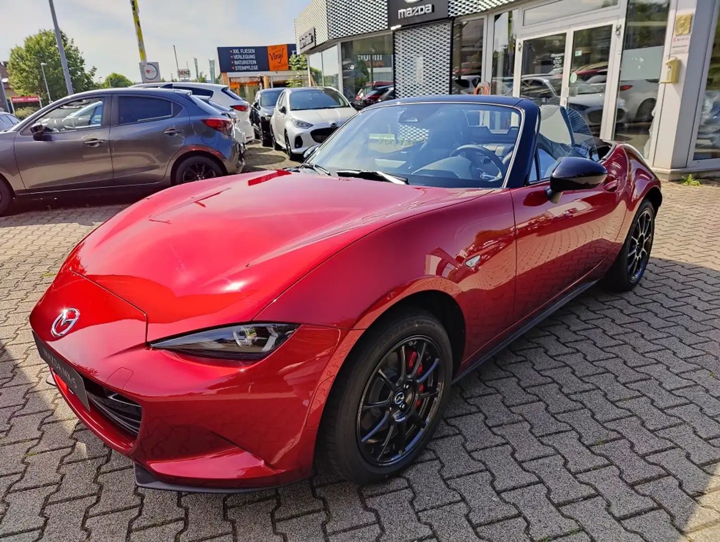 Mazda MX-5 2ST 1.5L SKYACTIV-G 132 6MT RWD Homura Rood - 1