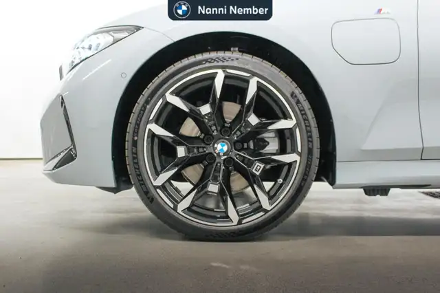BMW 3 Series view 7