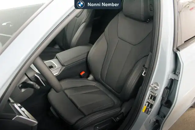 BMW 3 Series view 13