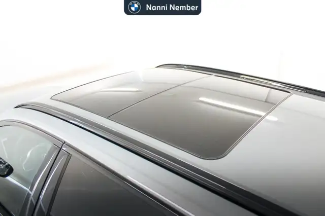 BMW 3 Series view 9