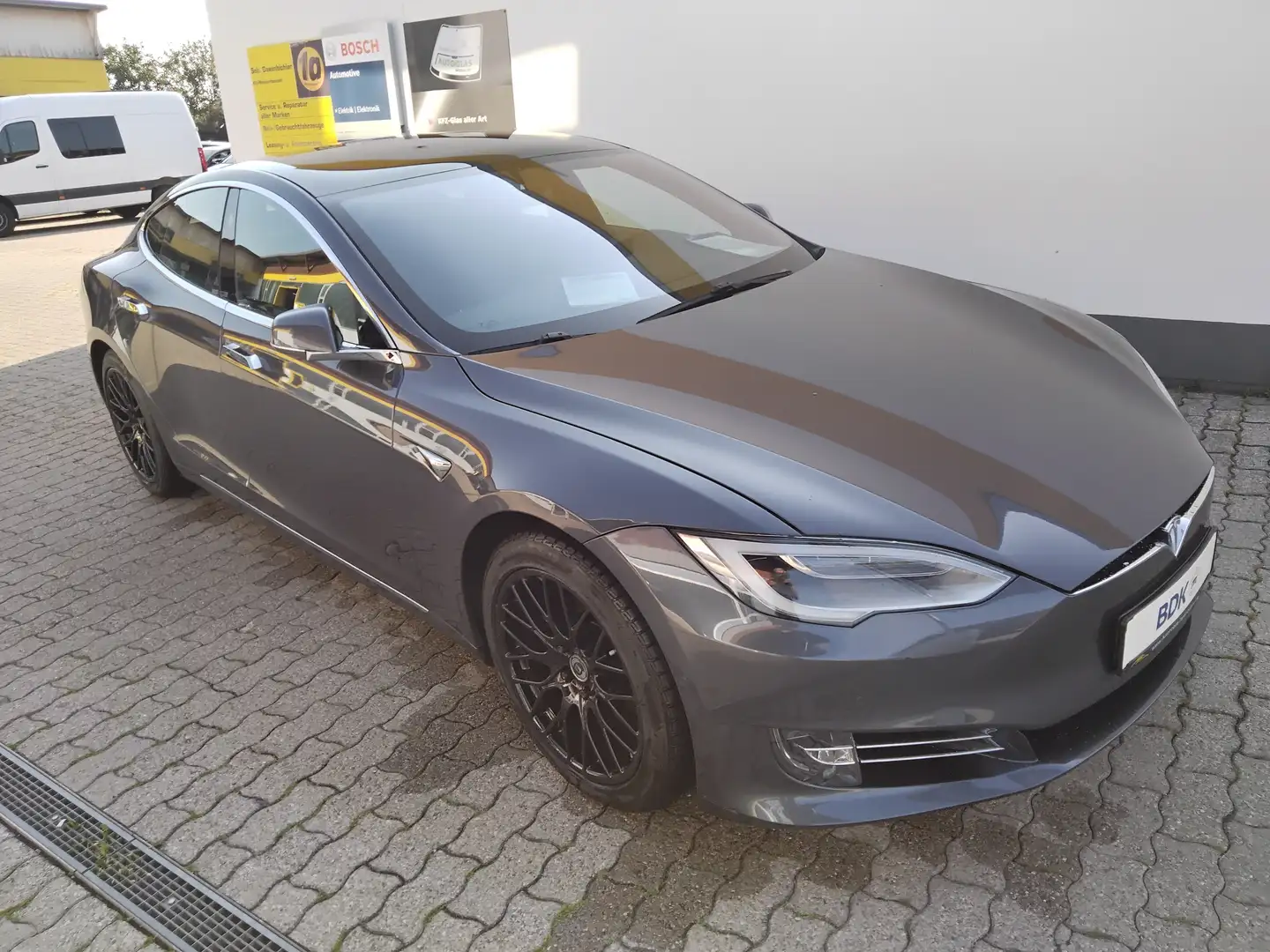 Tesla Model S Maximale Reichweite Чорний - 1