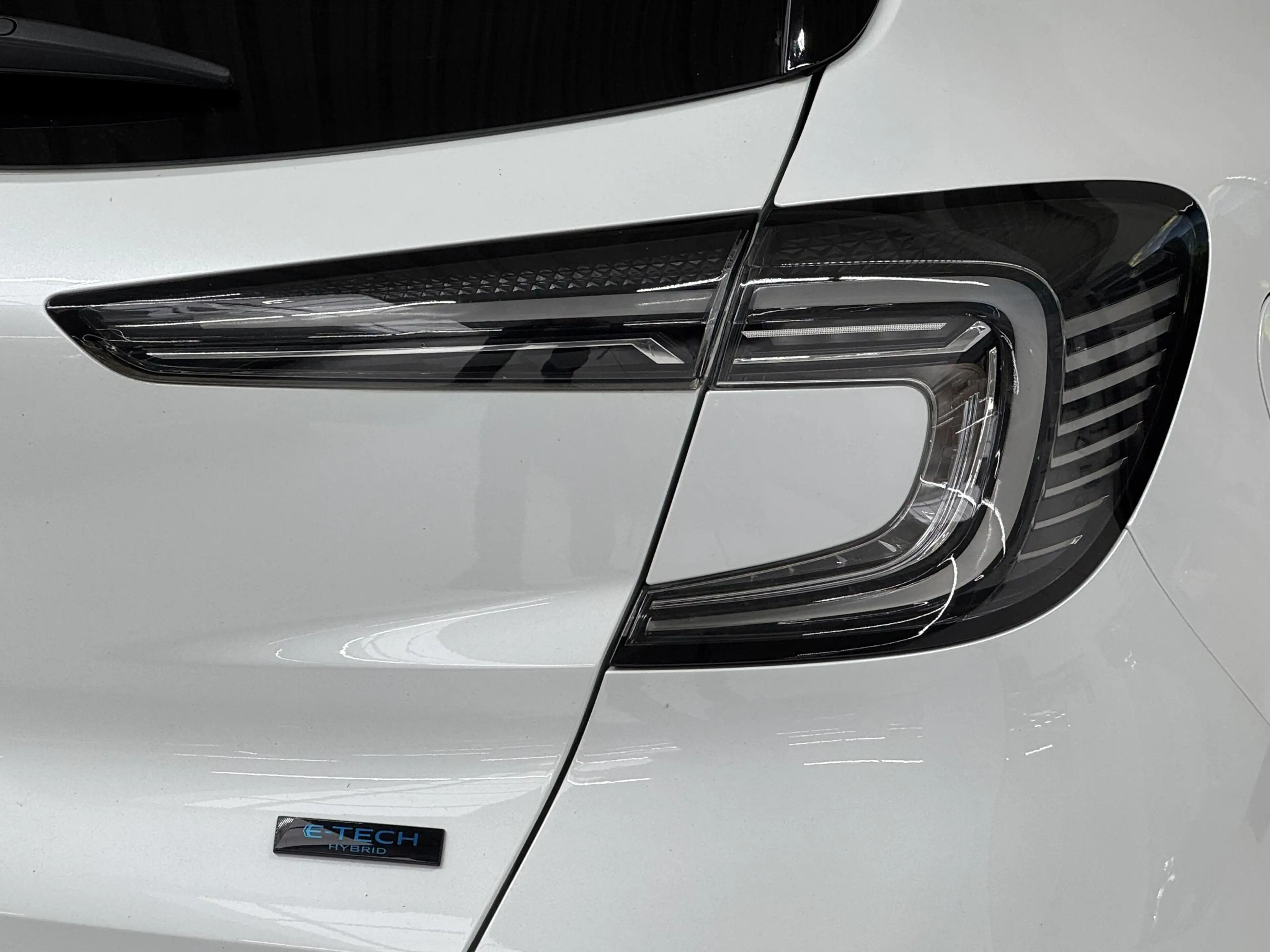 Renault Captur 1.6 E-Tech full hybrid 145 esprit Alpine | Panoram — photo 28