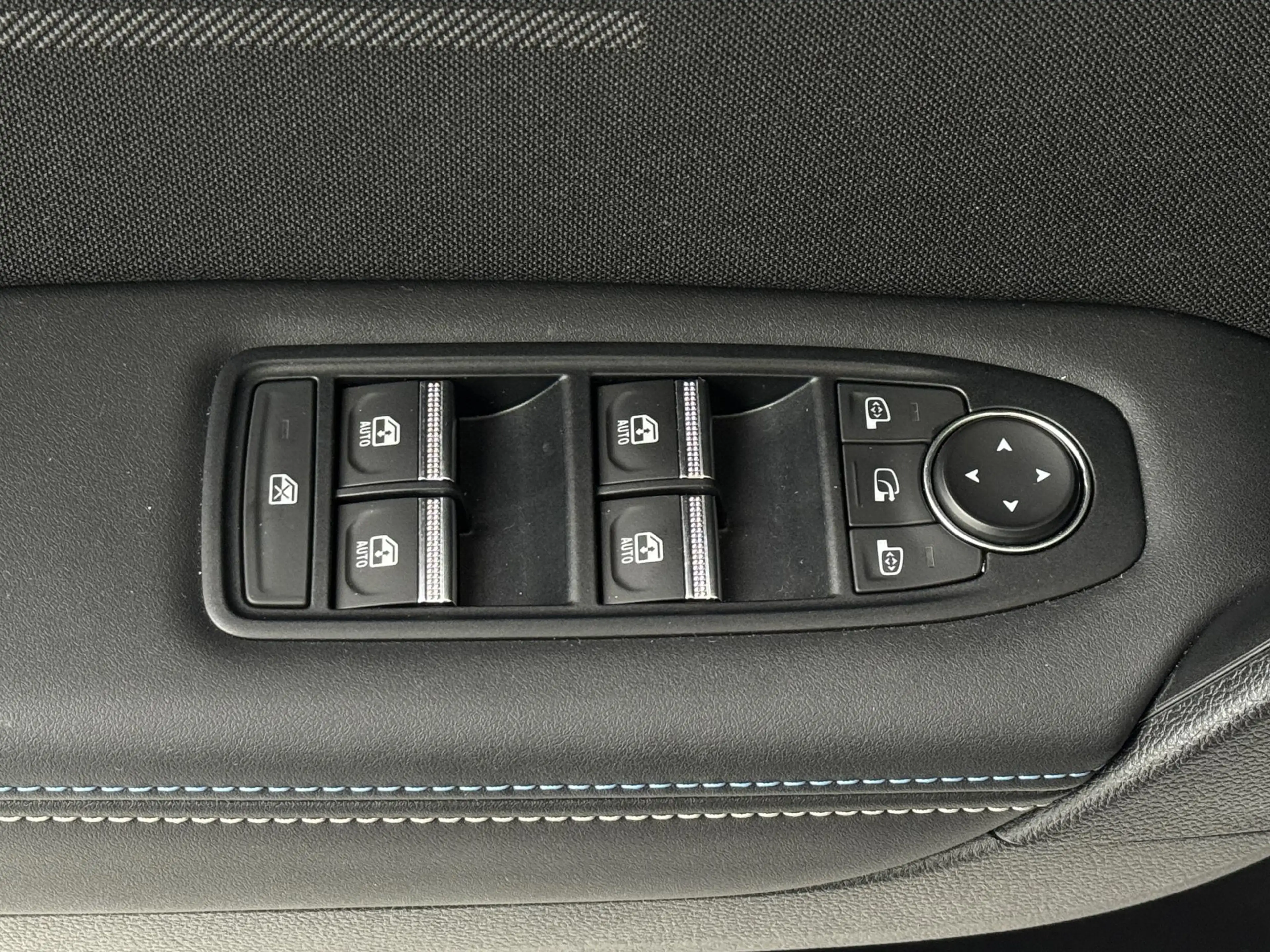 Renault Captur 1.6 E-Tech full hybrid 145 esprit Alpine | Panoram — photo 17