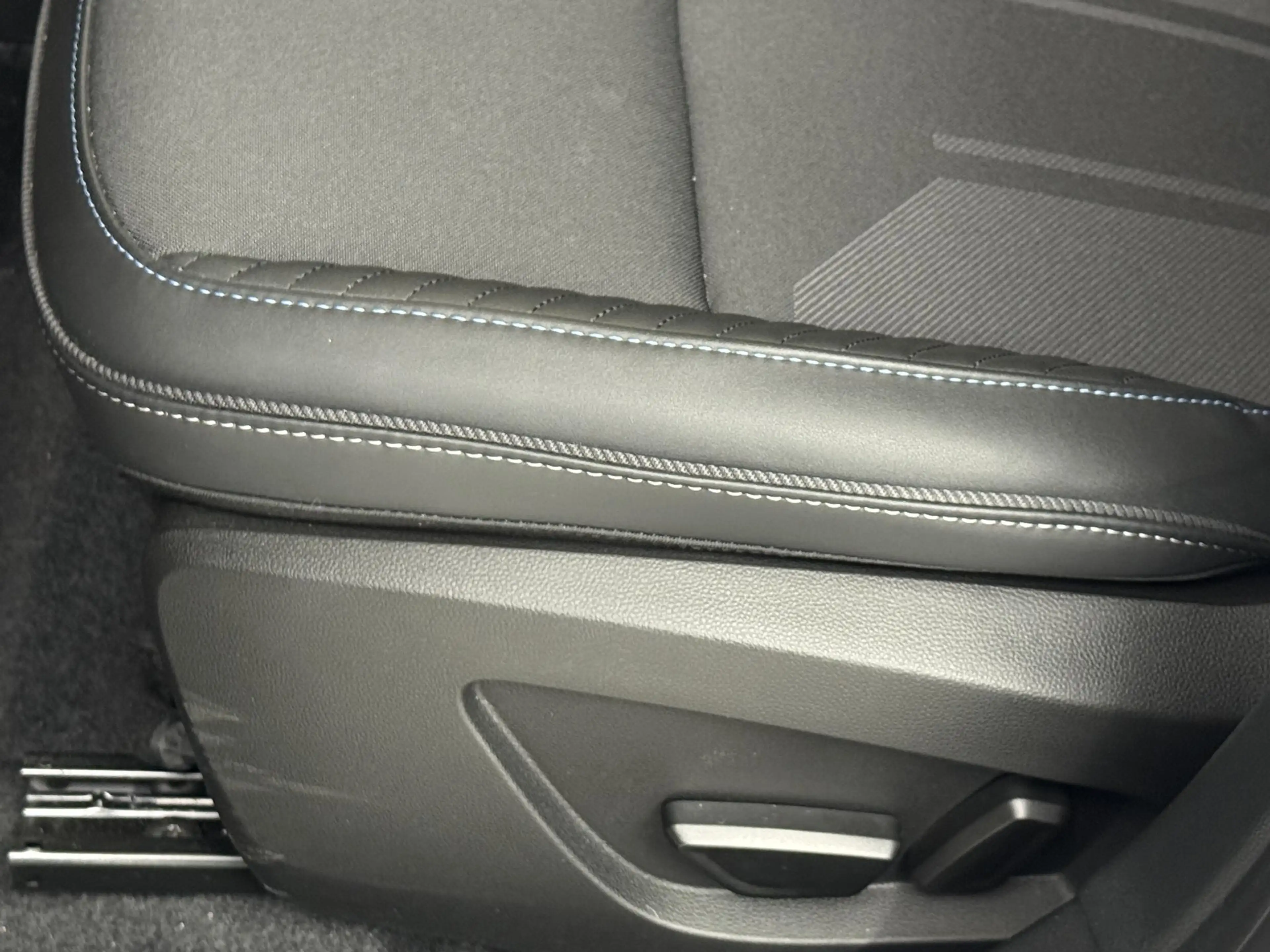 Renault Captur 1.6 E-Tech full hybrid 145 esprit Alpine | Panoram — photo 25