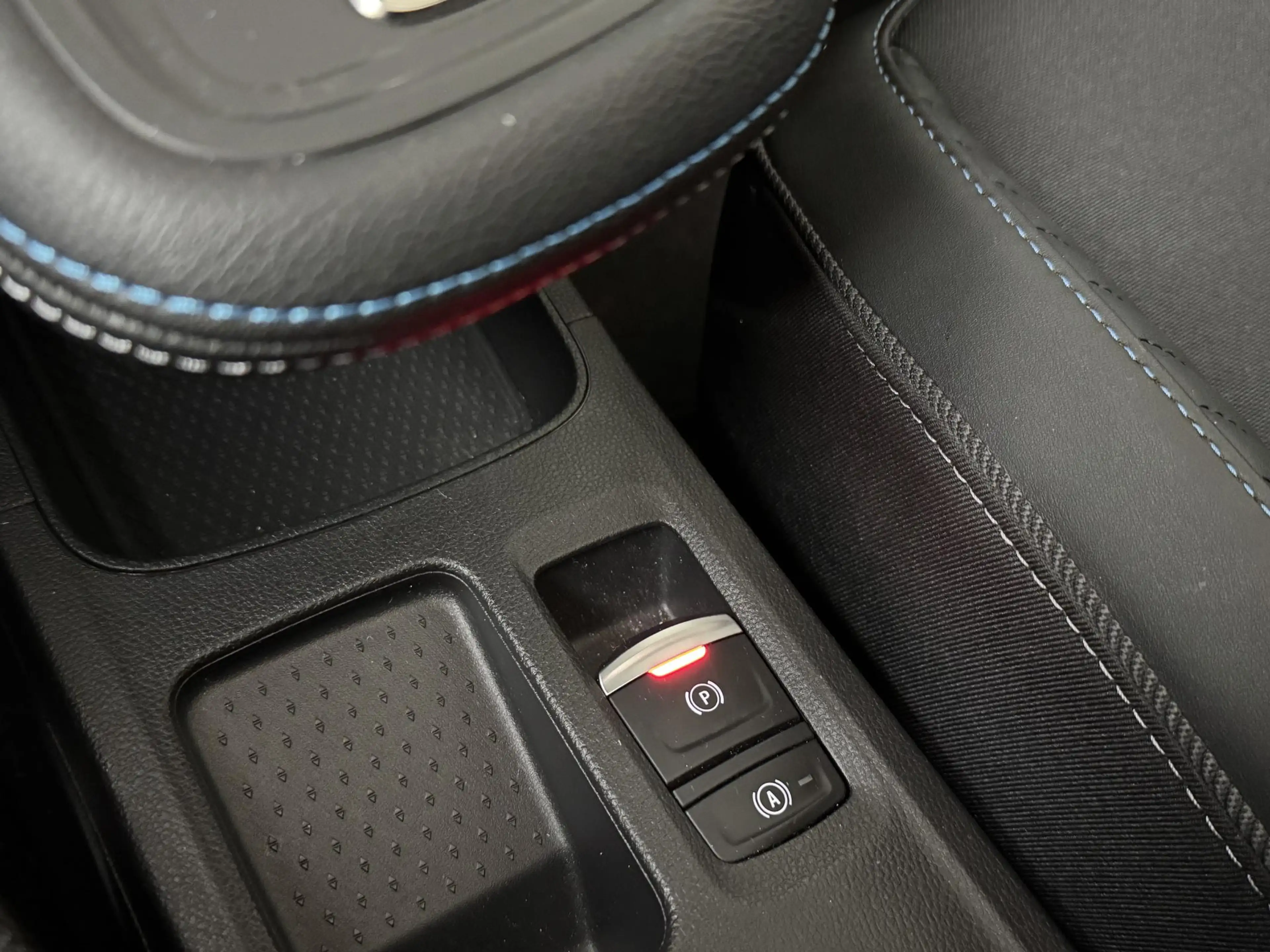 Renault Captur 1.6 E-Tech full hybrid 145 esprit Alpine | Panoram — photo 31