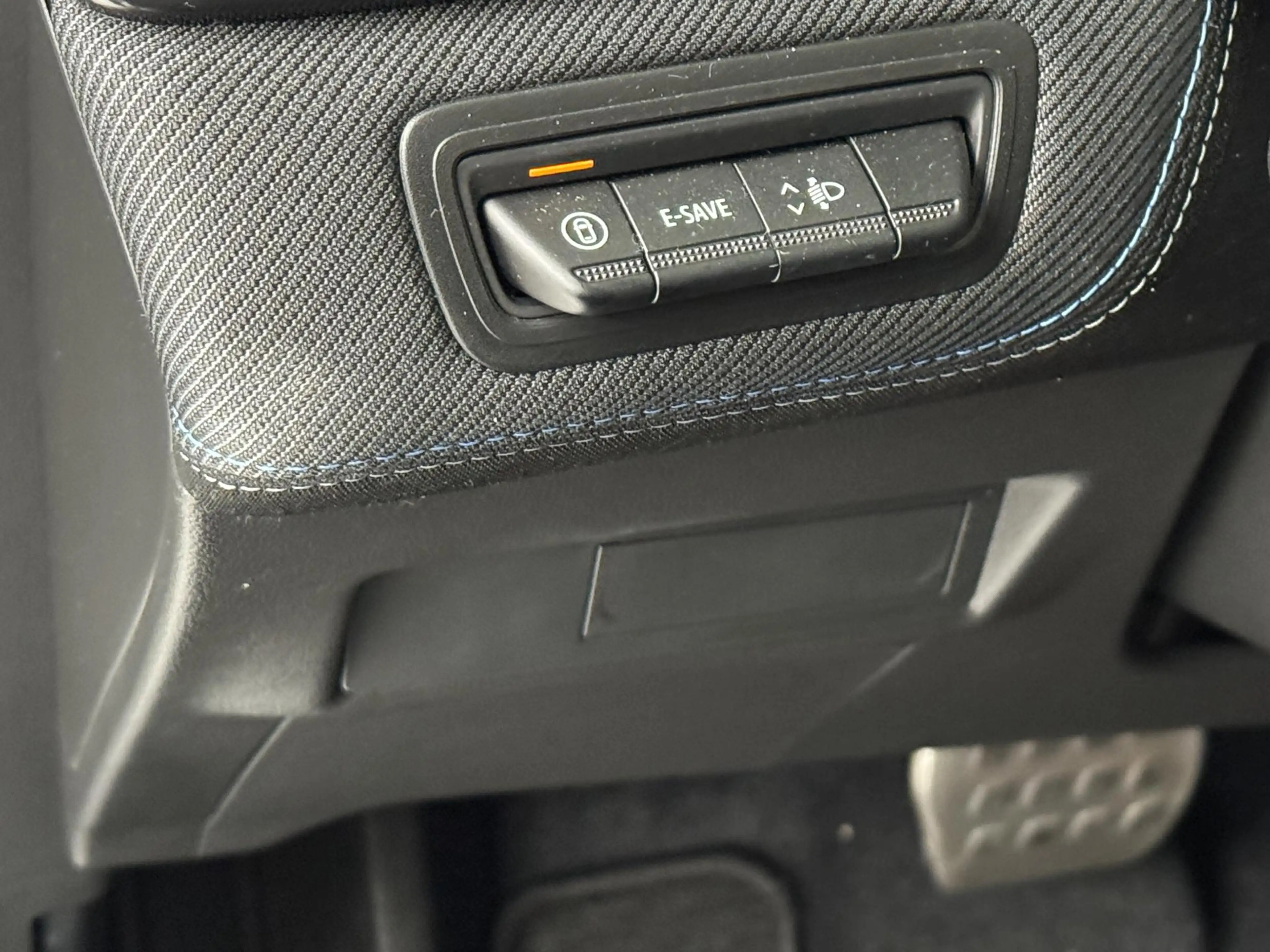 Renault Captur 1.6 E-Tech full hybrid 145 esprit Alpine | Panoram — photo 39