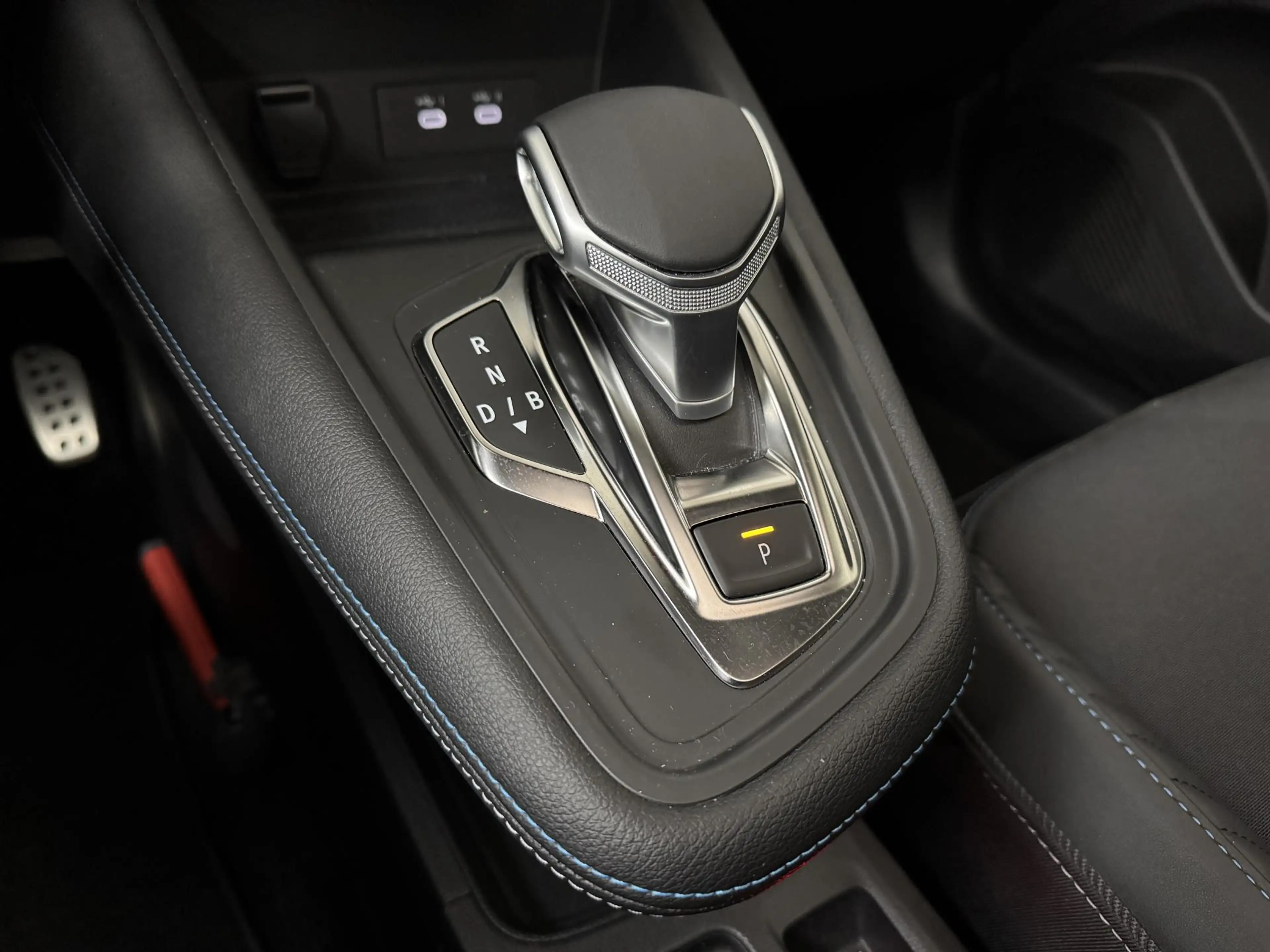 Renault Captur 1.6 E-Tech full hybrid 145 esprit Alpine | Panoram — photo 20