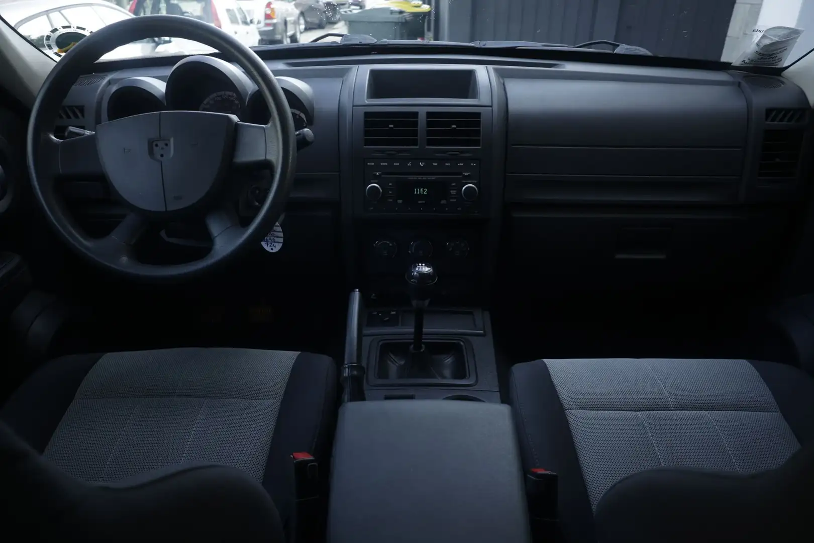 Dodge Nitro Dodge Nitro 2.8 CRD DPF SE 4WD 130KW ANNO 2008 Zwart - 2