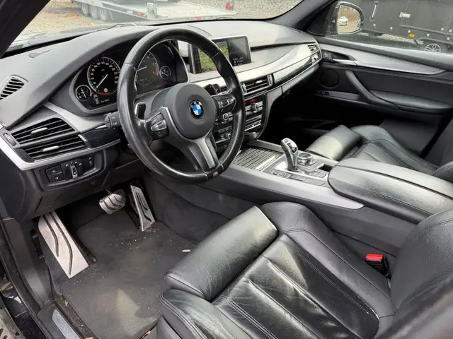 BMW X5 view 9