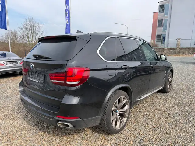 BMW X5 view 5