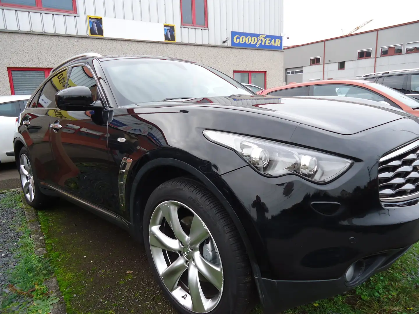 Infiniti FX 3.0 D V6 S Чорний - 2