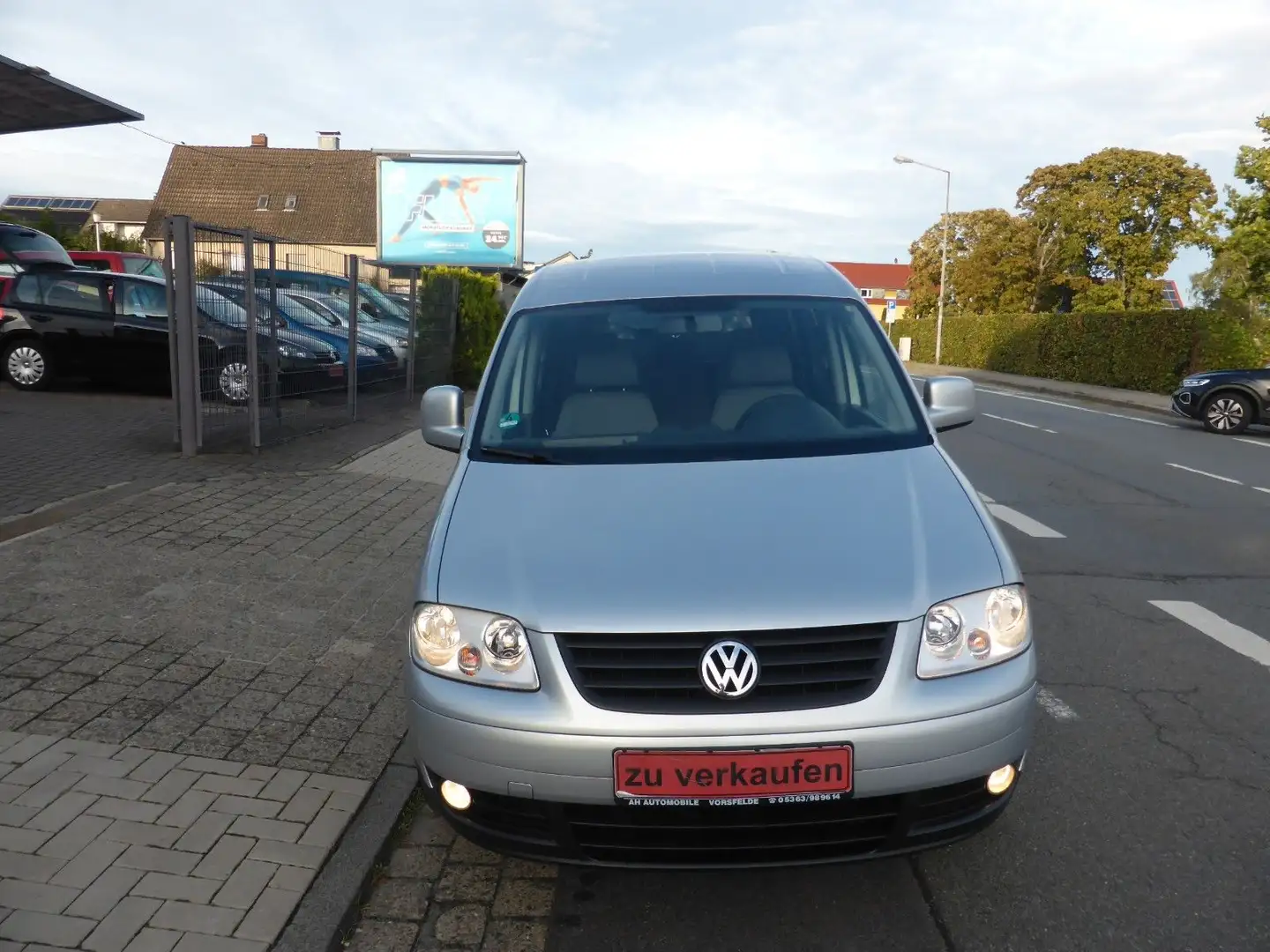 Volkswagen Caddy Life Benziner,AHK,7-Sitzer,2xS.-Tür,Klima Srebrny - 2