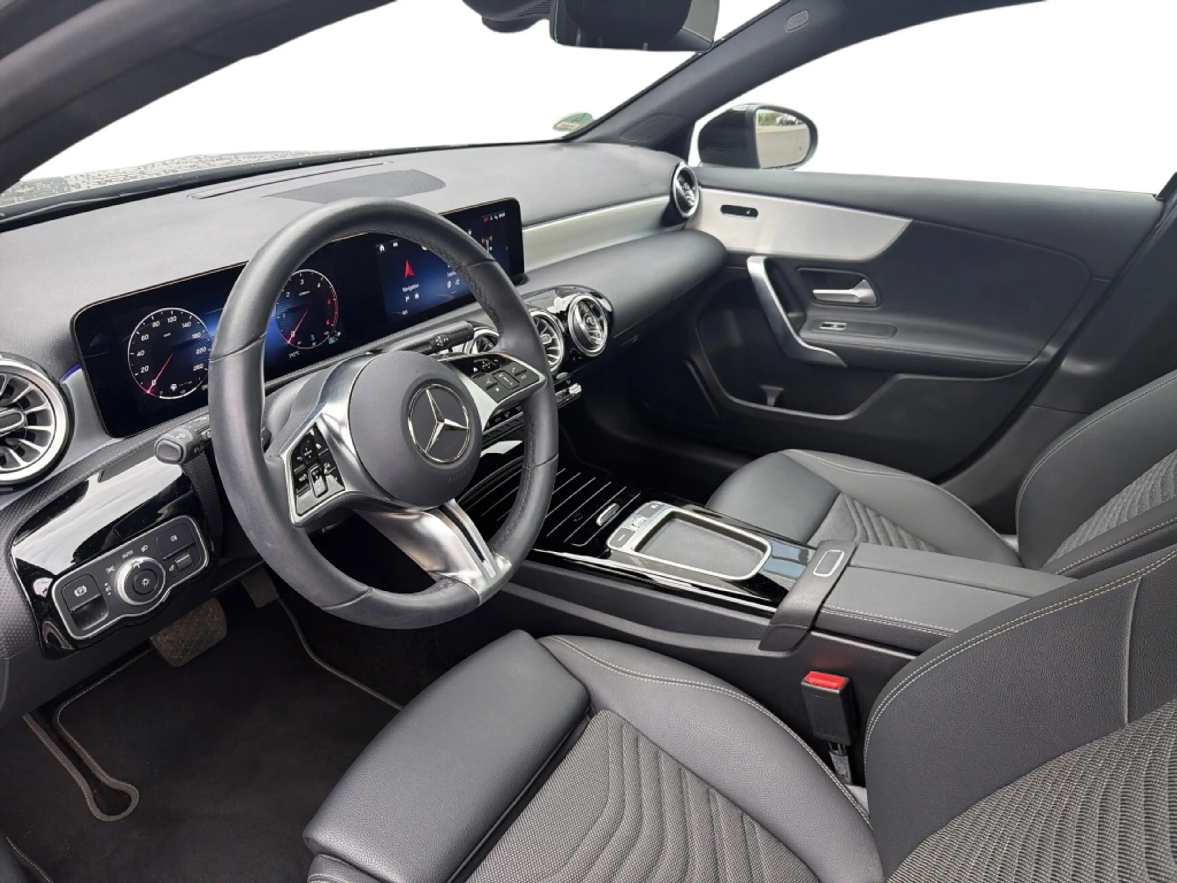 Mercedes-Benz A 200 d Progressive Night Panorama-SD Multibeam — photo 8
