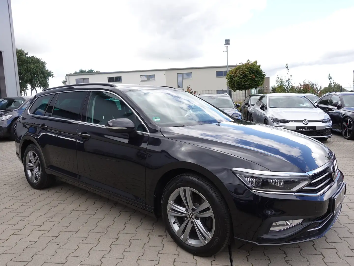 Volkswagen Passat Variant 2,0 TDI Variant Business DSG/Standhzg/Panorama Schwarz - 2
