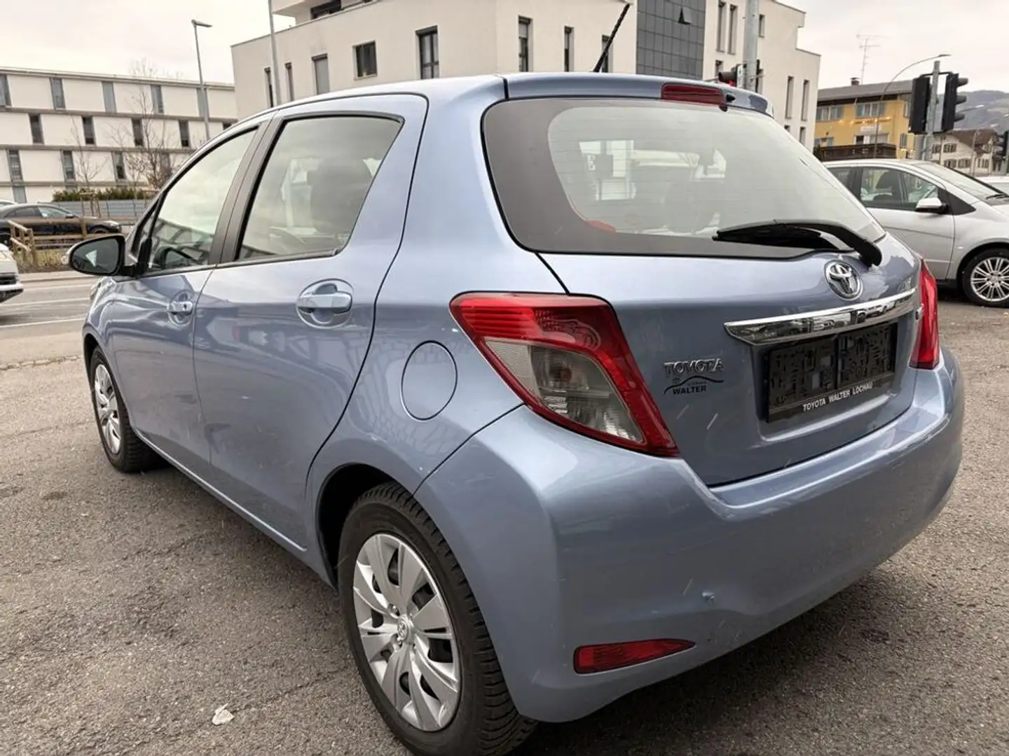 Toyota Yaris Active Aut Blau - 2