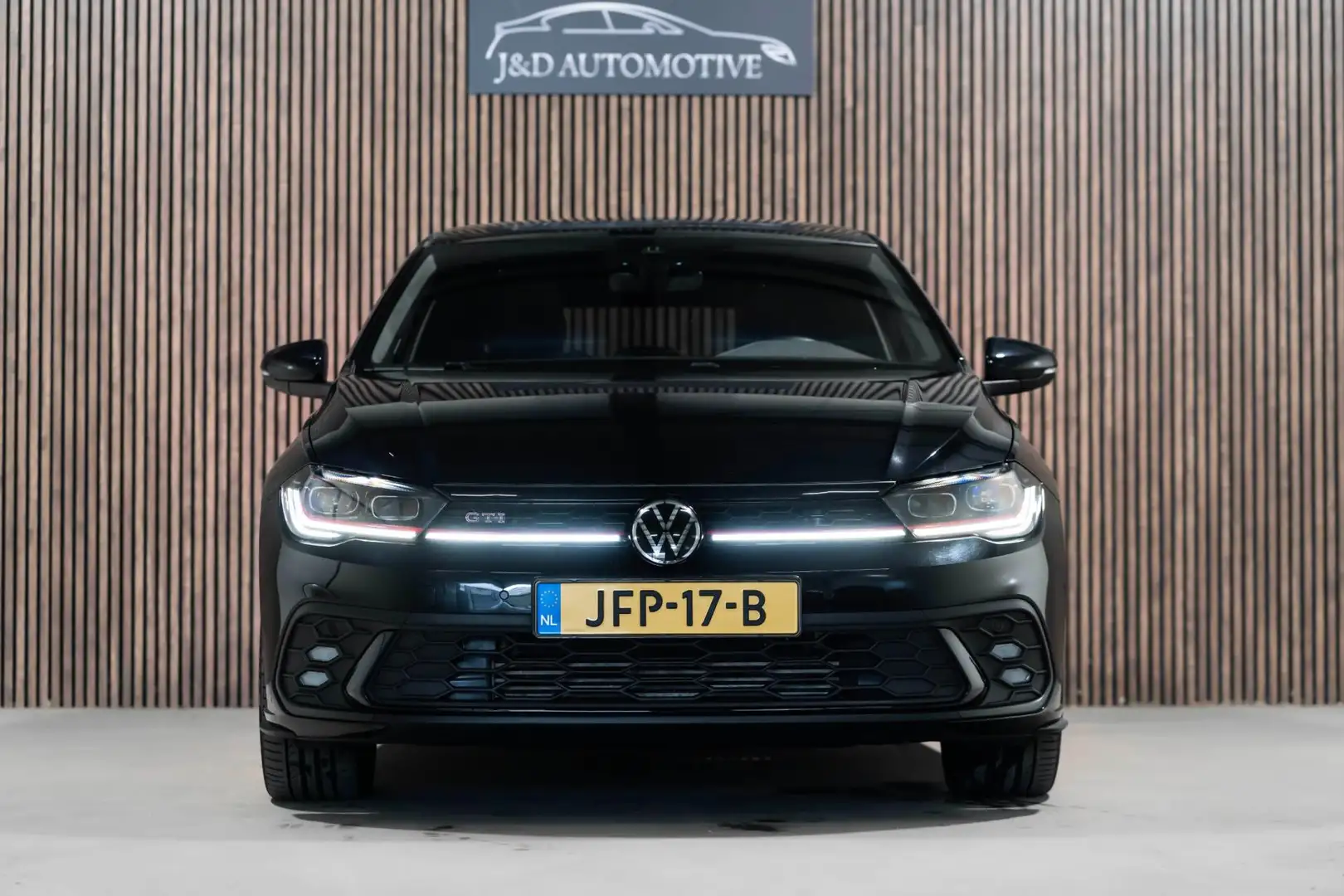 Volkswagen Polo GTI 2.0 TSI PANO PDC CAMERA 2022 Zwart - 2