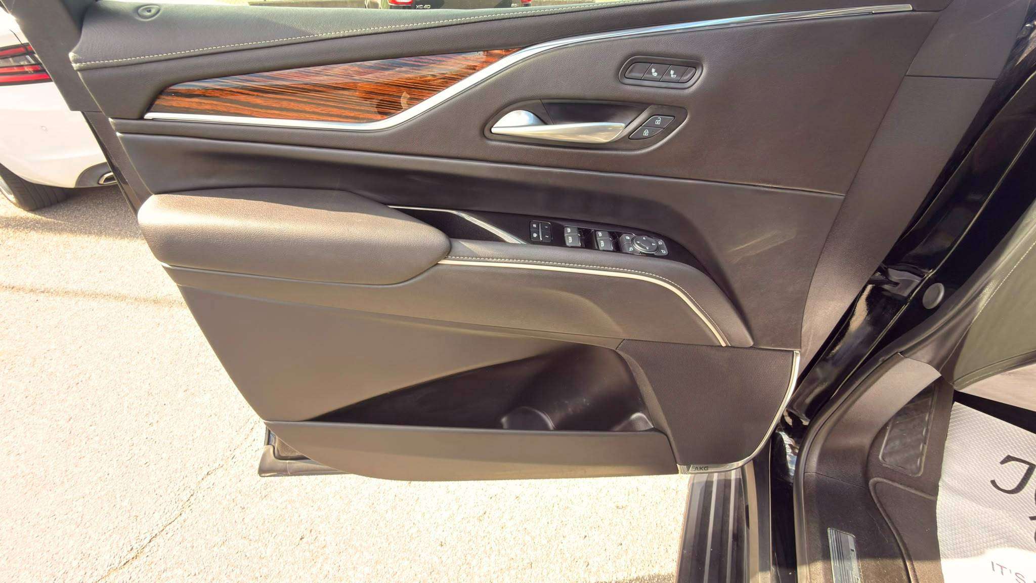 2024 Cadillac Escalade — view 10