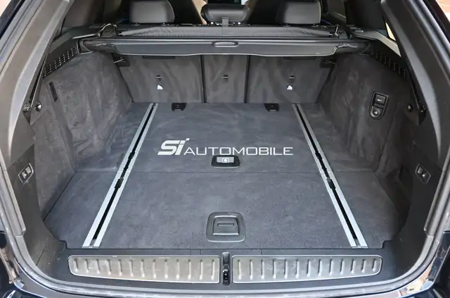 BMW 5 Series view 15