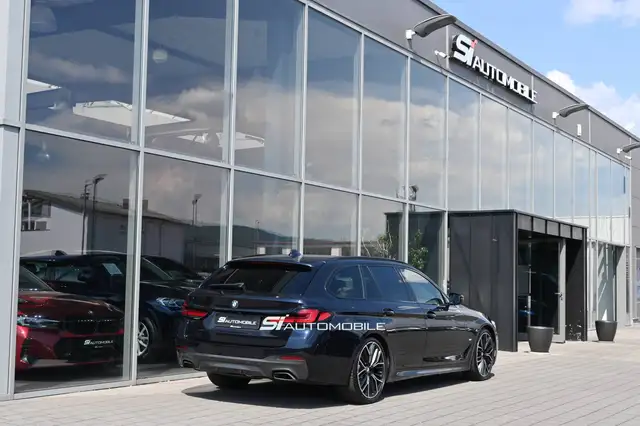 BMW 5 Series view 5