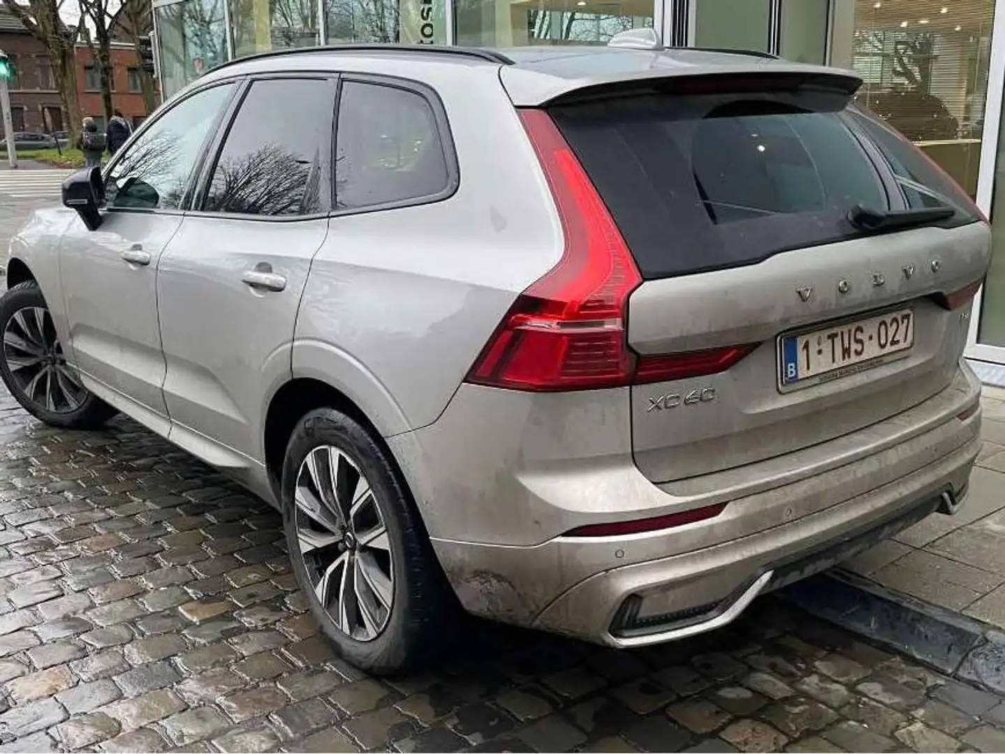 Volvo XC60 XC60 2.0 B4 MHEV Momentum Pro Grijs - 1