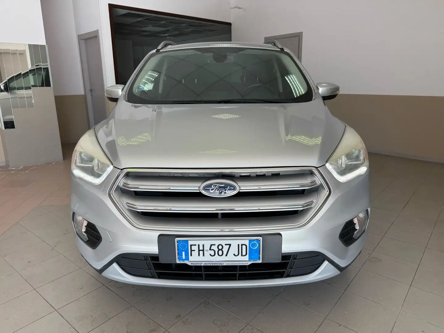 Ford Kuga 1.5 tdci Titanium s&s 2wd 120cv - 2