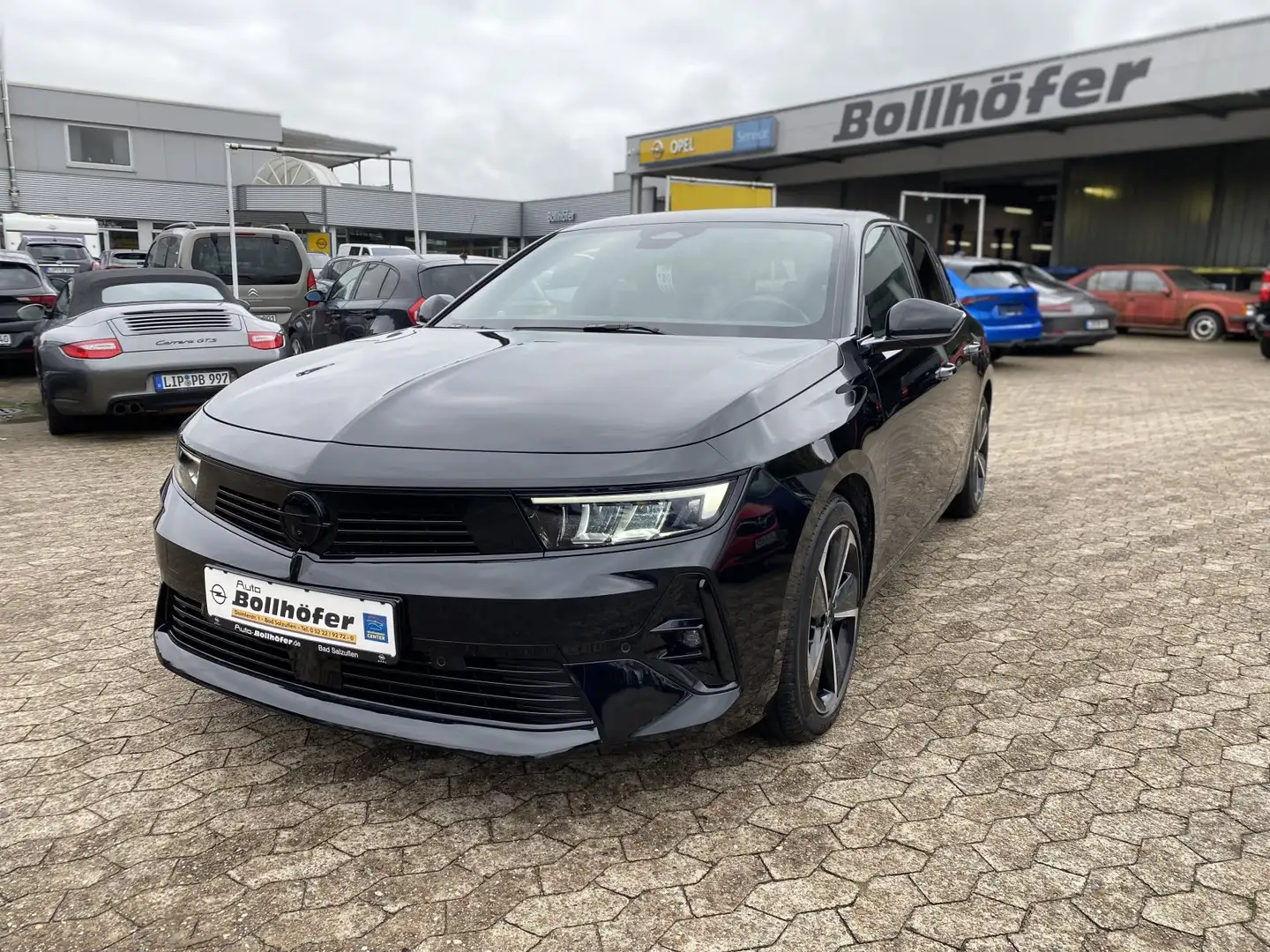 Opel Astra GS AT/NAVI/LHZ+SHZ/PDC vo+hi+360CAM Zwart - 1