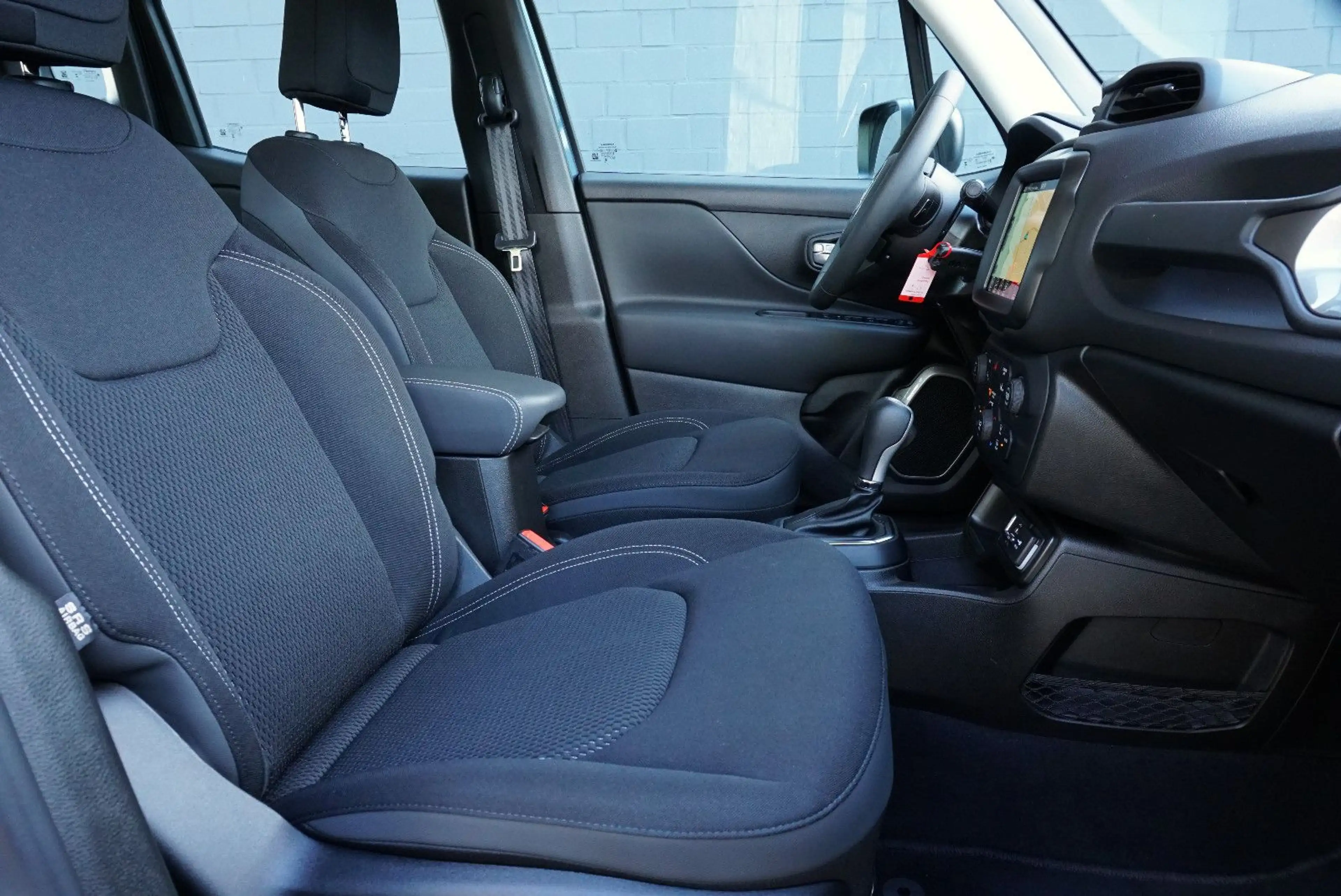Jeep Renegade 1.5 Autom. Longitude M.Hybrid UConnect — photo 15