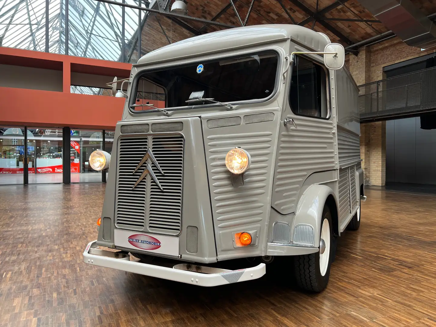 Citroen HY 78 Grau - 2