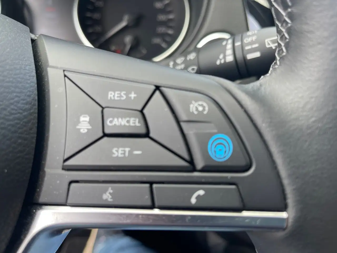 Nissan Qashqai 1.3 DiG-T Tekna Automatik Navi Leder AHK, миниатюра 17