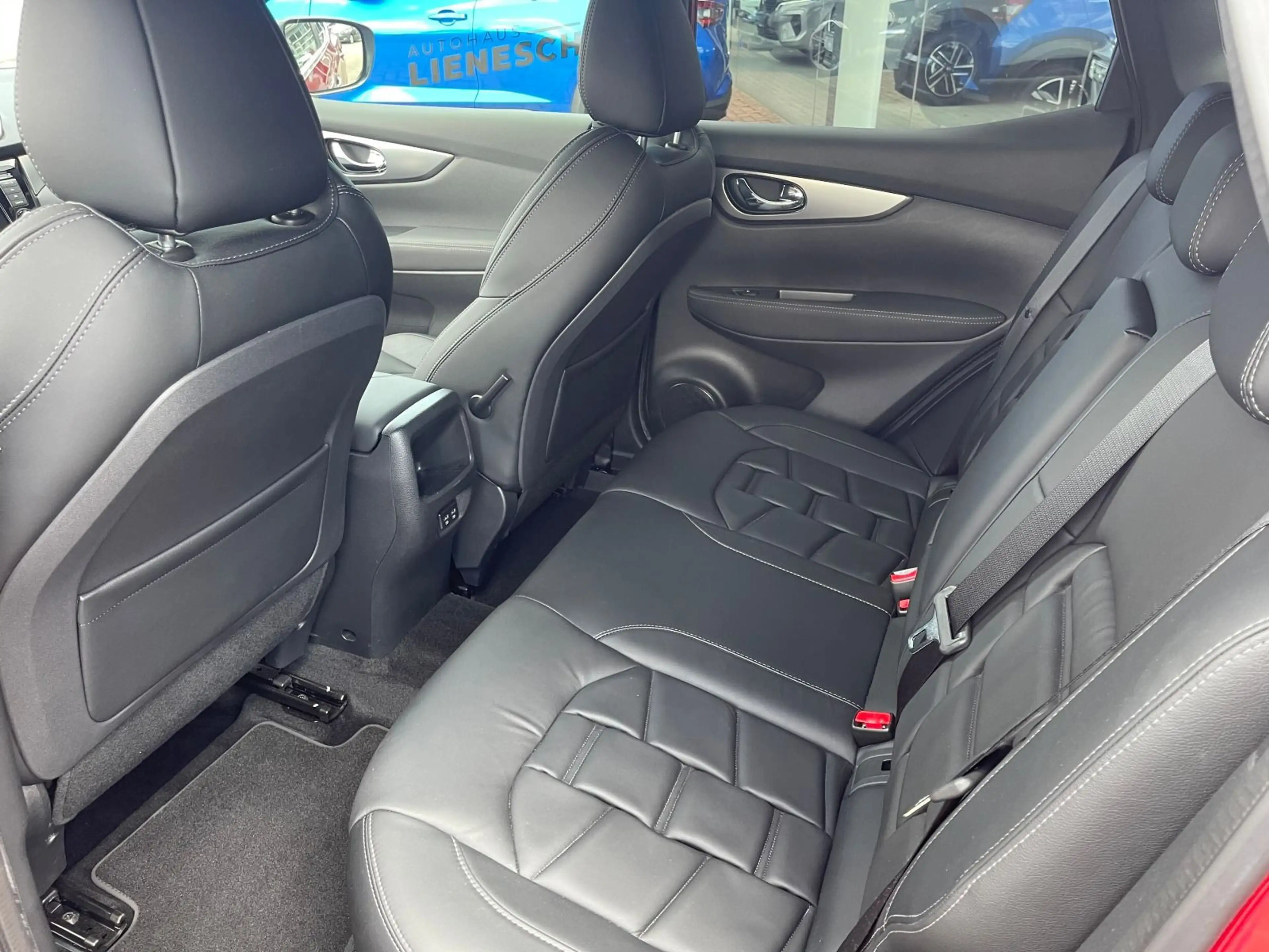 Nissan Qashqai 1.3 DiG-T Tekna Automatik Navi Leder AHK — photo 11