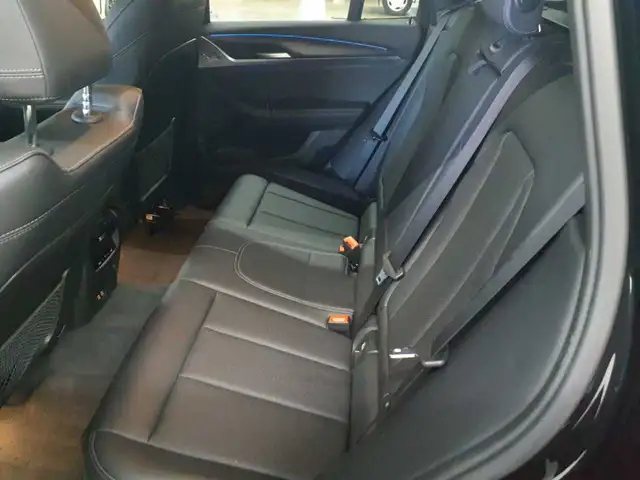 BMW X3 view 13