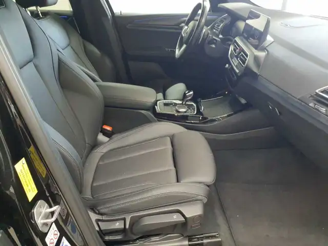 BMW X3 view 8