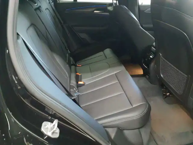 BMW X3 view 14