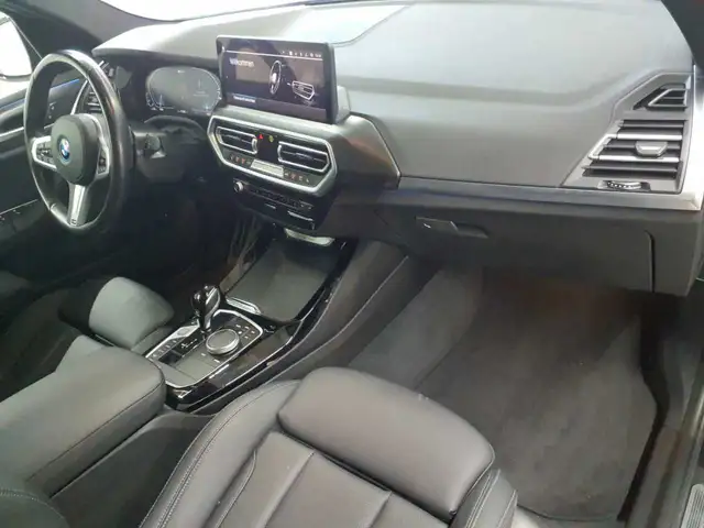 BMW X3 view 9