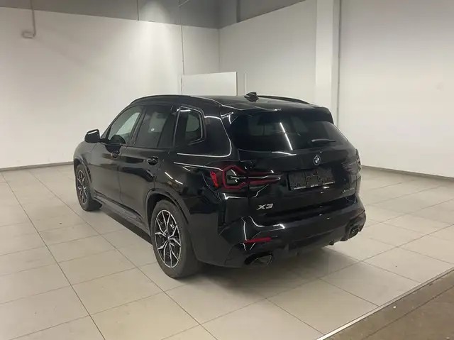BMW X3 view 5