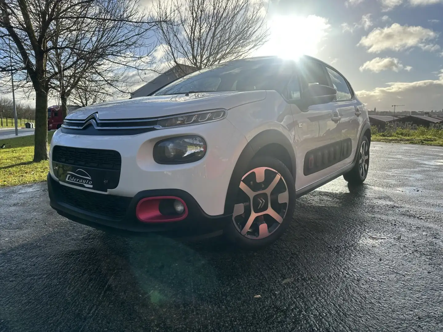 Citroen C3 1.2 PureTech S&S Elle 82 Blanco - 1