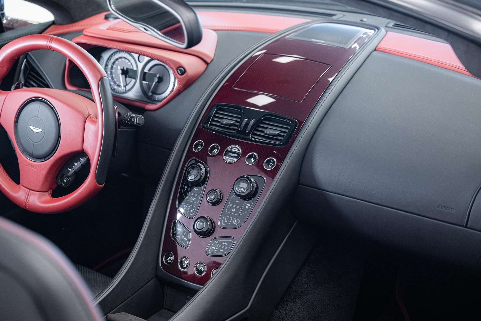 Aston Martin Vanquish Volante Non Identifiée -  - Joinsteer - #4