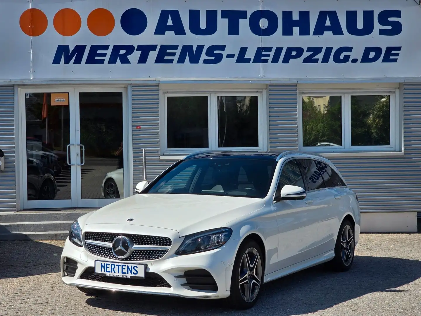 Mercedes-Benz C 300 4M AMG LED Android Apple Distr. Pano Mbeam Weiß - 1