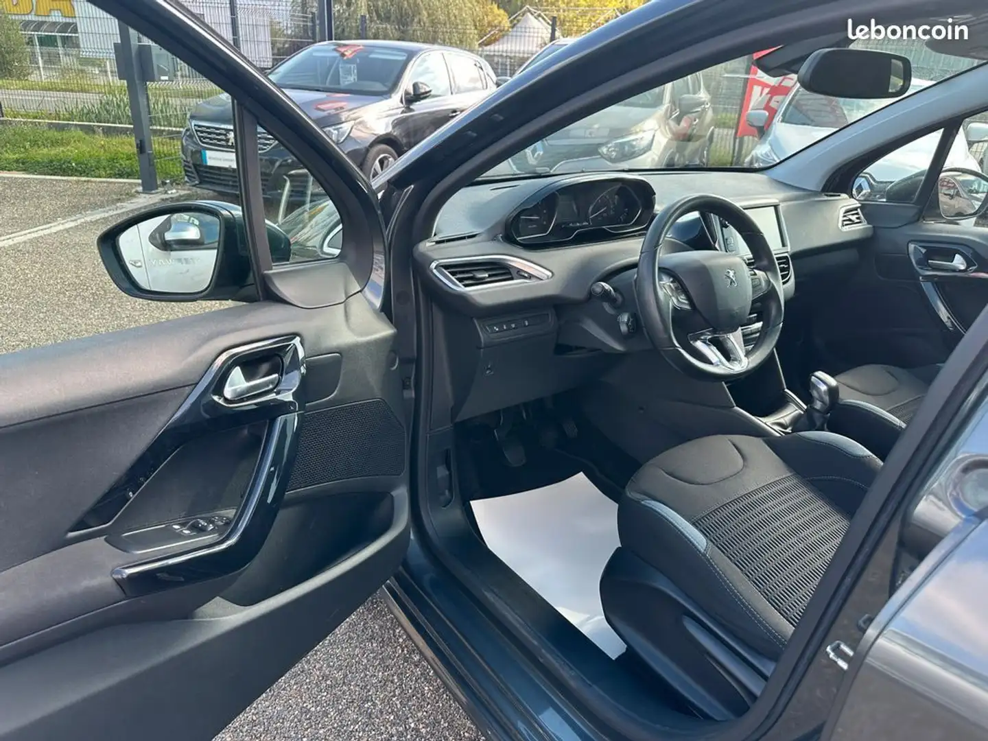 Peugeot 208 1.6 Hdi 92Ch Allure 5P Gris - 2
