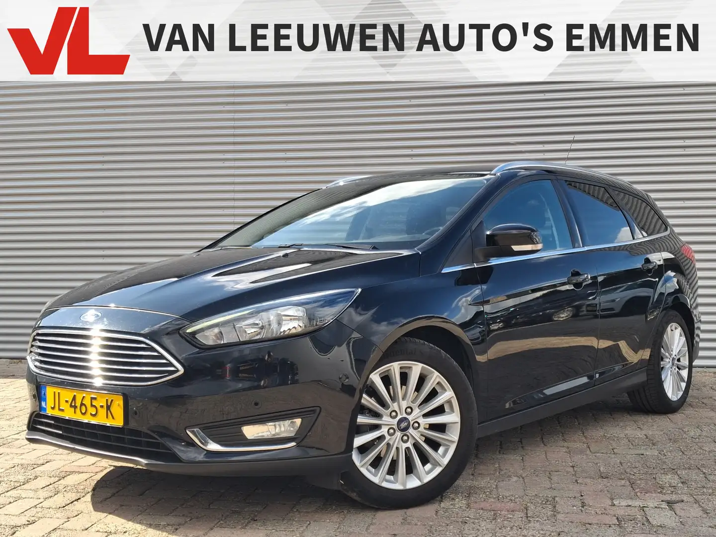 Ford Focus Wagon 1.0 Titanium | Nieuw Binnen! | Navi | Clima Zwart - 1
