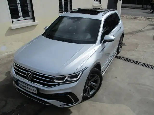 Volkswagen Tiguan view 2